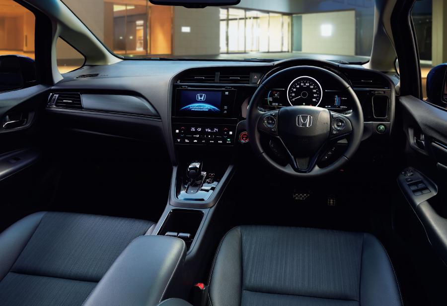 Торпедо Honda Shuttle Hydrid 2019 года  (фото 13 из 17)
